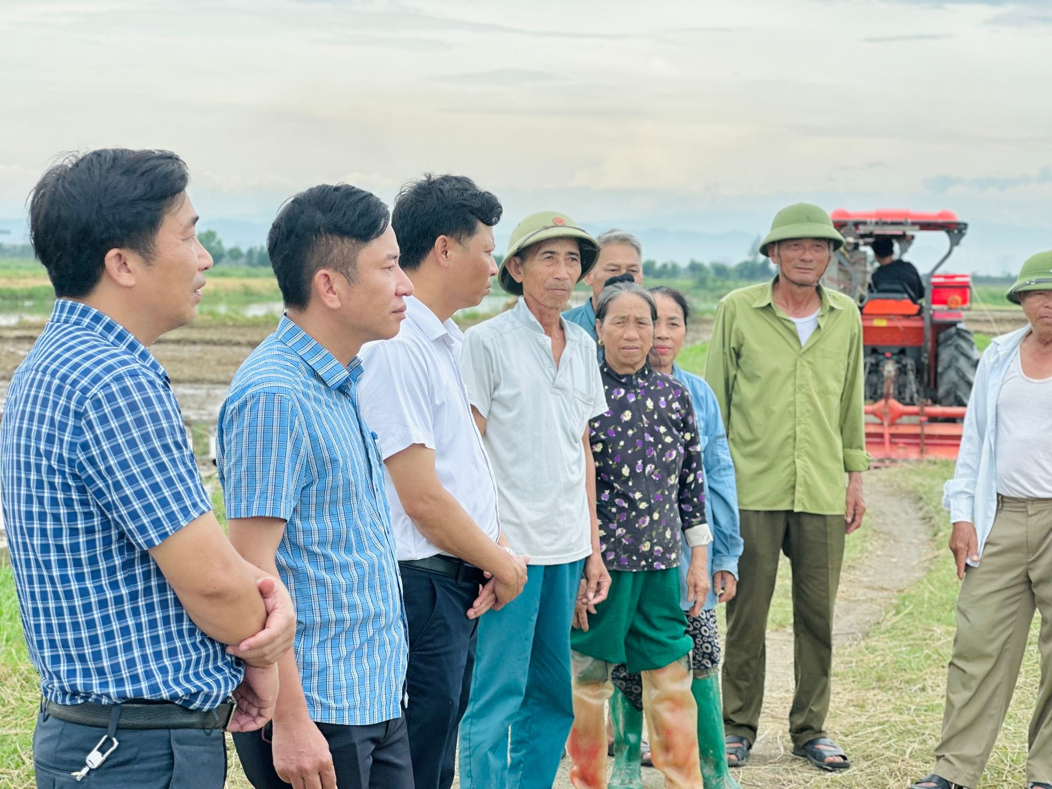 Thành Châu đồng hành cùng xã Thạch Khê triển khai mô hình ứng dụng công nghệ sinh học trong sản xuất lúa hữu cơ, giảm phát thải